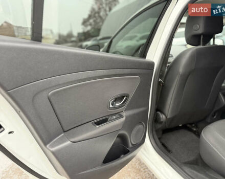 Белый Рено Меган, объемом двигателя 1.6 л и пробегом 153 тыс. км за 9300 $, фото 30 на Automoto.ua