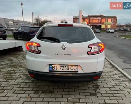 Белый Рено Меган, объемом двигателя 1.5 л и пробегом 300 тыс. км за 6600 $, фото 11 на Automoto.ua