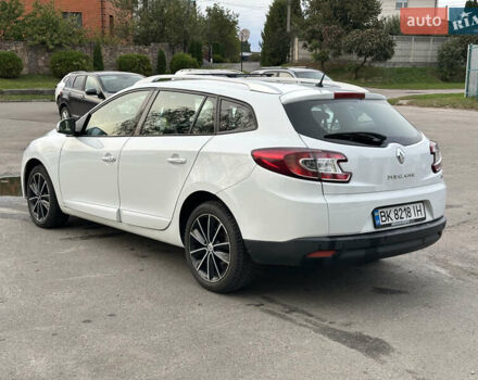 Рено Меган 2013 у Рівному на Automoto.ua Білий Рено Меган, об'ємом двигуна 1.6 л та пробігом 240 тис. км за 7950 $, фото 6 на Automoto.ua