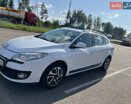 Белый Рено Меган, объемом двигателя 1.5 л и пробегом 250 тыс. км за 7600 $, фото 2 на Automoto.ua