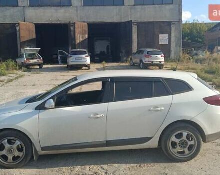 Белый Рено Меган, объемом двигателя 1.5 л и пробегом 320 тыс. км за 6200 $, фото 1 на Automoto.ua