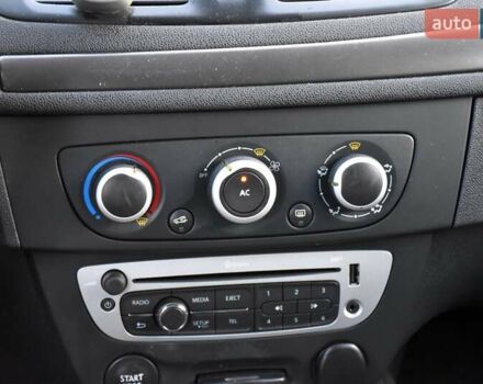 Белый Рено Меган, объемом двигателя 1.5 л и пробегом 232 тыс. км за 7800 $, фото 33 на Automoto.ua