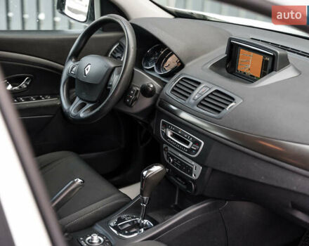 Белый Рено Меган, объемом двигателя 1.46 л и пробегом 291 тыс. км за 6200 $, фото 44 на Automoto.ua