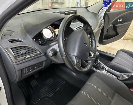 Белый Рено Меган, объемом двигателя 1.5 л и пробегом 237 тыс. км за 8150 $, фото 19 на Automoto.ua