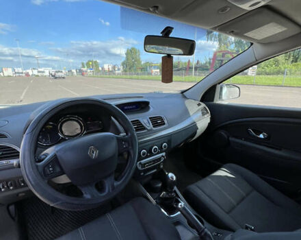 Белый Рено Меган, объемом двигателя 1.5 л и пробегом 250 тыс. км за 7600 $, фото 14 на Automoto.ua