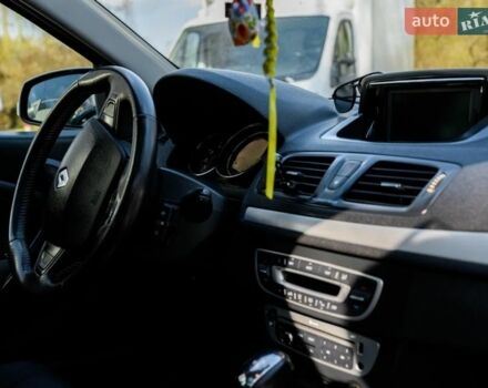 Белый Рено Меган, объемом двигателя 1.5 л и пробегом 230 тыс. км за 9300 $, фото 9 на Automoto.ua