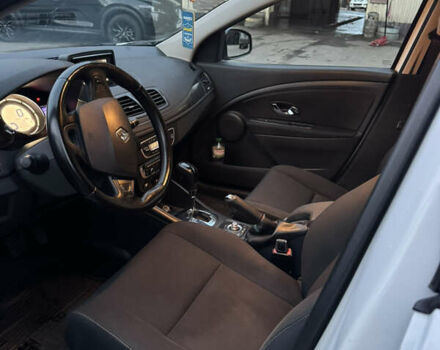 Белый Рено Меган, объемом двигателя 1.46 л и пробегом 300 тыс. км за 8300 $, фото 10 на Automoto.ua