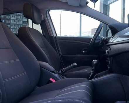 Білий Рено Меган, об'ємом двигуна 1.5 л та пробігом 300 тис. км за 8490 $, фото 11 на Automoto.ua