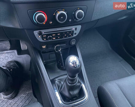 Белый Рено Меган, объемом двигателя 1.2 л и пробегом 146 тыс. км за 6600 $, фото 26 на Automoto.ua