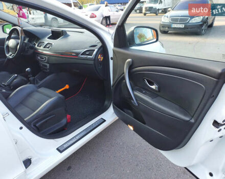 Белый Рено Меган, объемом двигателя 1.5 л и пробегом 268 тыс. км за 8700 $, фото 8 на Automoto.ua