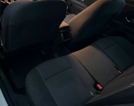 Белый Рено Меган, объемом двигателя 1.5 л и пробегом 300 тыс. км за 7999 $, фото 11 на Automoto.ua