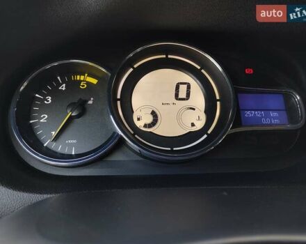 Белый Рено Меган, объемом двигателя 1.5 л и пробегом 273 тыс. км за 7500 $, фото 4 на Automoto.ua