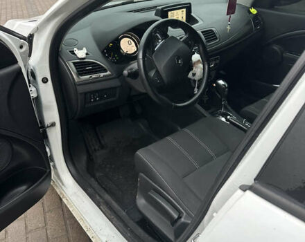 Білий Рено Меган, об'ємом двигуна 1.5 л та пробігом 271 тис. км за 8000 $, фото 5 на Automoto.ua