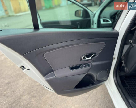 Белый Рено Меган, объемом двигателя 1.5 л и пробегом 225 тыс. км за 9850 $, фото 22 на Automoto.ua