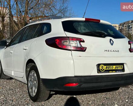 Белый Рено Меган, объемом двигателя 1.5 л и пробегом 206 тыс. км за 8500 $, фото 3 на Automoto.ua