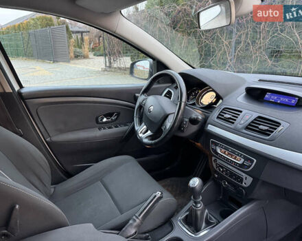 Білий Рено Меган, об'ємом двигуна 1.6 л та пробігом 227 тис. км за 7999 $, фото 4 на Automoto.ua