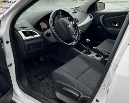 Белый Рено Меган, объемом двигателя 1.5 л и пробегом 242 тыс. км за 8700 $, фото 14 на Automoto.ua