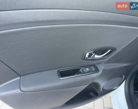 Белый Рено Меган, объемом двигателя 1.5 л и пробегом 265 тыс. км за 8550 $, фото 34 на Automoto.ua