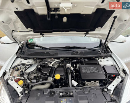 Белый Рено Меган, объемом двигателя 1.5 л и пробегом 225 тыс. км за 9850 $, фото 42 на Automoto.ua