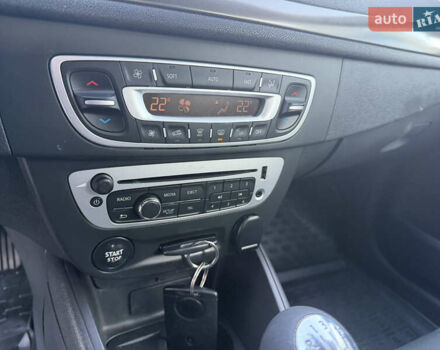 Белый Рено Меган, объемом двигателя 1.5 л и пробегом 265 тыс. км за 8550 $, фото 27 на Automoto.ua