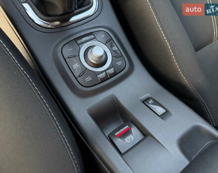 Белый Рено Меган, объемом двигателя 1.46 л и пробегом 178 тыс. км за 8550 $, фото 74 на Automoto.ua