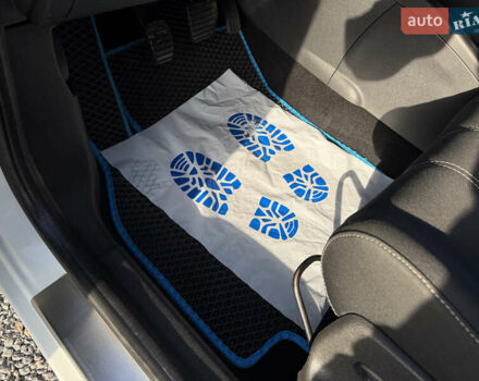 Белый Рено Меган, объемом двигателя 1.46 л и пробегом 178 тыс. км за 8550 $, фото 69 на Automoto.ua