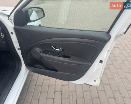 Белый Рено Меган, объемом двигателя 1.5 л и пробегом 280 тыс. км за 7750 $, фото 29 на Automoto.ua