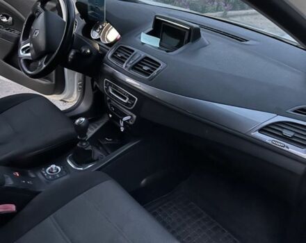 Белый Рено Меган, объемом двигателя 1.5 л и пробегом 175 тыс. км за 7400 $, фото 1 на Automoto.ua