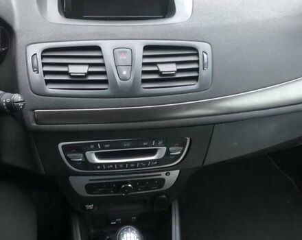 Белый Рено Меган, объемом двигателя 1.46 л и пробегом 238 тыс. км за 7600 $, фото 5 на Automoto.ua