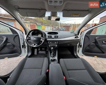 Белый Рено Меган, объемом двигателя 1.5 л и пробегом 225 тыс. км за 9850 $, фото 26 на Automoto.ua