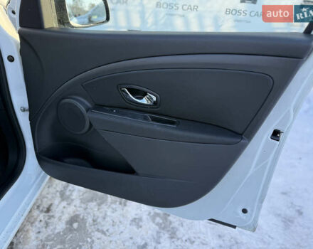Білий Рено Меган, об'ємом двигуна 1.5 л та пробігом 202 тис. км за 10350 $, фото 18 на Automoto.ua