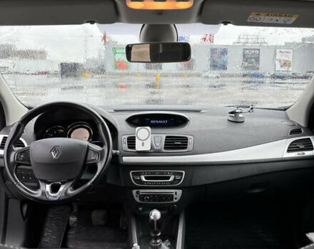 Белый Рено Меган, объемом двигателя 1.5 л и пробегом 242 тыс. км за 8700 $, фото 21 на Automoto.ua