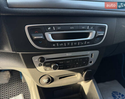 Белый Рено Меган, объемом двигателя 1.46 л и пробегом 178 тыс. км за 8550 $, фото 73 на Automoto.ua