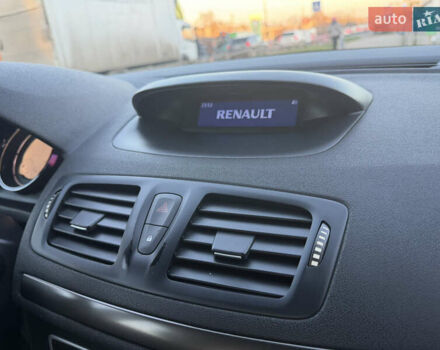 Белый Рено Меган, объемом двигателя 1.5 л и пробегом 265 тыс. км за 8550 $, фото 54 на Automoto.ua