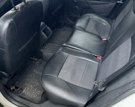 Белый Рено Меган, объемом двигателя 1.5 л и пробегом 260 тыс. км за 5500 $, фото 2 на Automoto.ua