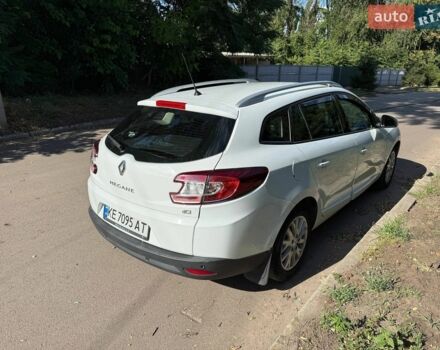 Белый Рено Меган, объемом двигателя 1.6 л и пробегом 300 тыс. км за 7800 $, фото 1 на Automoto.ua