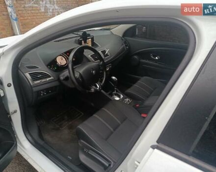 Белый Рено Меган, объемом двигателя 1.5 л и пробегом 296 тыс. км за 8000 $, фото 6 на Automoto.ua