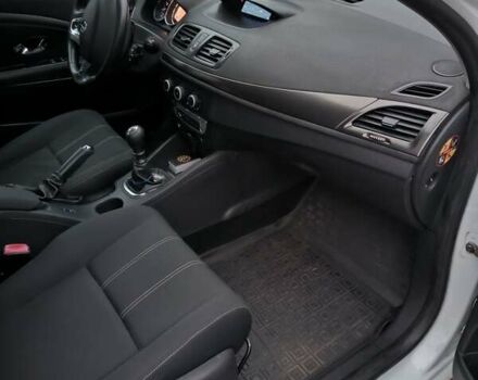 Белый Рено Меган, объемом двигателя 1.46 л и пробегом 279 тыс. км за 7800 $, фото 23 на Automoto.ua