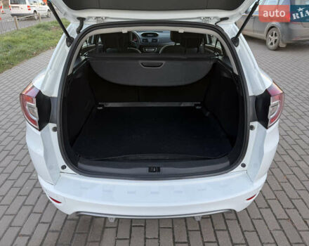 Белый Рено Меган, объемом двигателя 1.5 л и пробегом 265 тыс. км за 8550 $, фото 39 на Automoto.ua