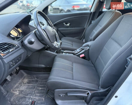 Белый Рено Меган, объемом двигателя 1.5 л и пробегом 245 тыс. км за 8250 $, фото 10 на Automoto.ua