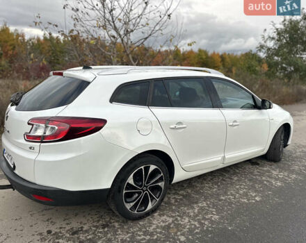 Белый Рено Меган, объемом двигателя 1.6 л и пробегом 217 тыс. км за 8750 $, фото 5 на Automoto.ua