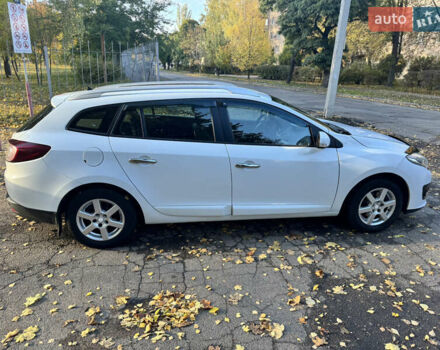 Белый Рено Меган, объемом двигателя 1.46 л и пробегом 140 тыс. км за 8500 $, фото 2 на Automoto.ua
