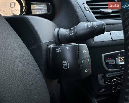 Білий Рено Меган, об'ємом двигуна 1.6 л та пробігом 227 тис. км за 7999 $, фото 51 на Automoto.ua