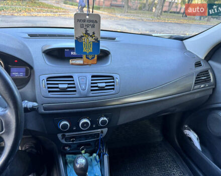 Белый Рено Меган, объемом двигателя 1.46 л и пробегом 140 тыс. км за 8500 $, фото 21 на Automoto.ua