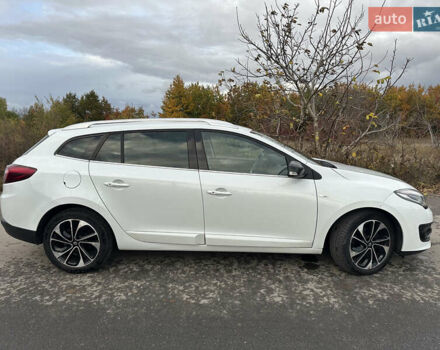 Белый Рено Меган, объемом двигателя 1.6 л и пробегом 217 тыс. км за 8750 $, фото 4 на Automoto.ua