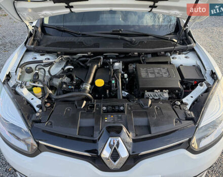 Белый Рено Меган, объемом двигателя 1.46 л и пробегом 178 тыс. км за 8550 $, фото 89 на Automoto.ua