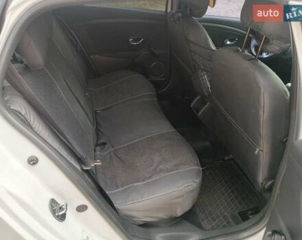 Рено Меган 2014 в Полтаве на Automoto.ua Белый Рено Меган, объемом двигателя 1.46 л и пробегом 320 тыс. км за 7800 $, фото 11 на Automoto.ua