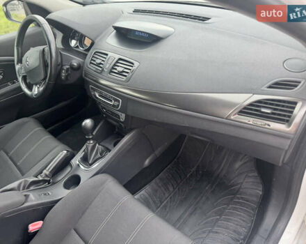 Белый Рено Меган, объемом двигателя 1.5 л и пробегом 280 тыс. км за 7750 $, фото 31 на Automoto.ua