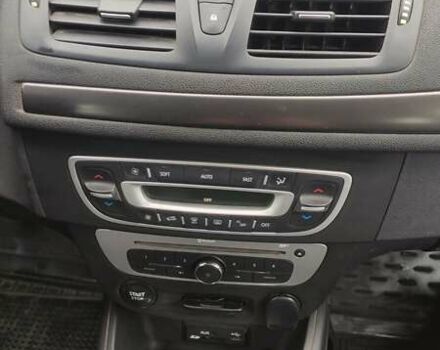 Белый Рено Меган, объемом двигателя 1.46 л и пробегом 234 тыс. км за 8500 $, фото 8 на Automoto.ua