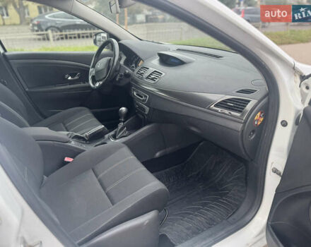 Белый Рено Меган, объемом двигателя 1.5 л и пробегом 280 тыс. км за 7750 $, фото 30 на Automoto.ua